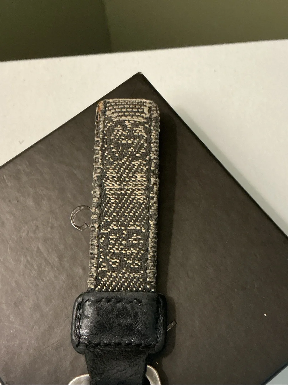 Gucci GG Supreme Black Monogram Key Strap Silvertone Metal Ring with Box Keyring